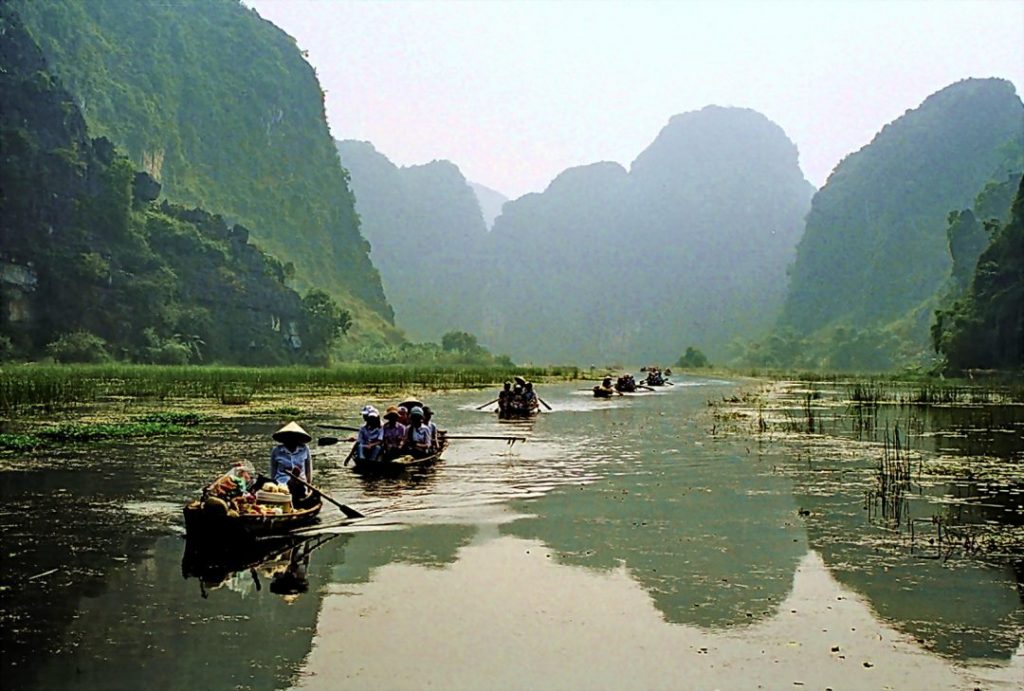 Boats-Vietnam-1080x729